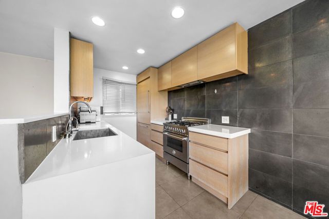 1145 Larrabee Street 19, West Hollywood, CA 90069