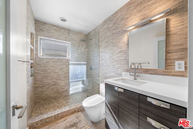 1145 Larrabee Street 19, West Hollywood, CA 90069