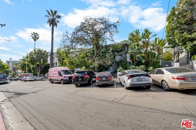 1145 Larrabee Street 19, West Hollywood, CA 90069