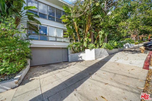 1145 Larrabee Street 19, West Hollywood, CA 90069