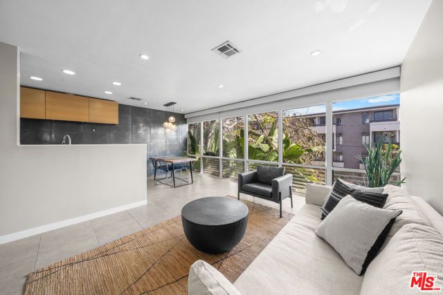 1145 Larrabee Street 19, West Hollywood, CA 90069