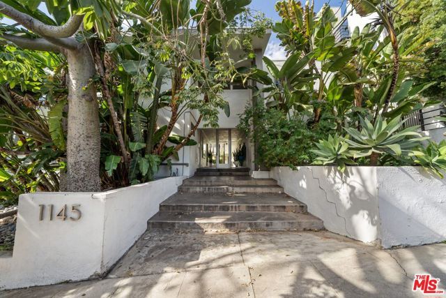 1145 Larrabee Street 19, West Hollywood, CA 90069