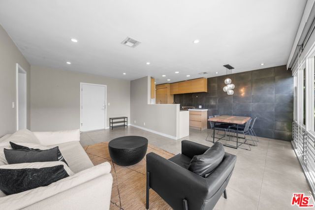 1145 Larrabee Street 19, West Hollywood, CA 90069