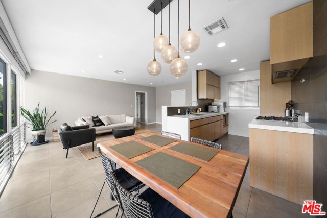 1145 Larrabee Street 19, West Hollywood, CA 90069