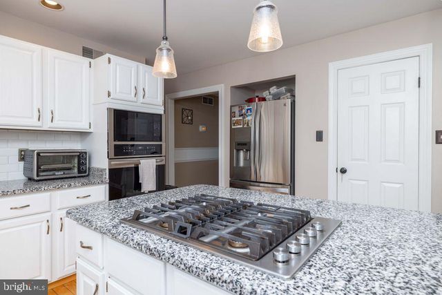 5 KINGBURY CT, Newark, DE 19711