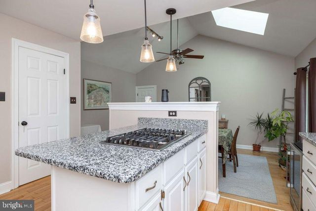 5 KINGBURY CT, Newark, DE 19711