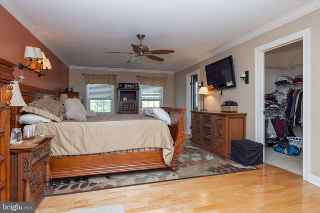 5 KINGBURY CT, Newark, DE 19711