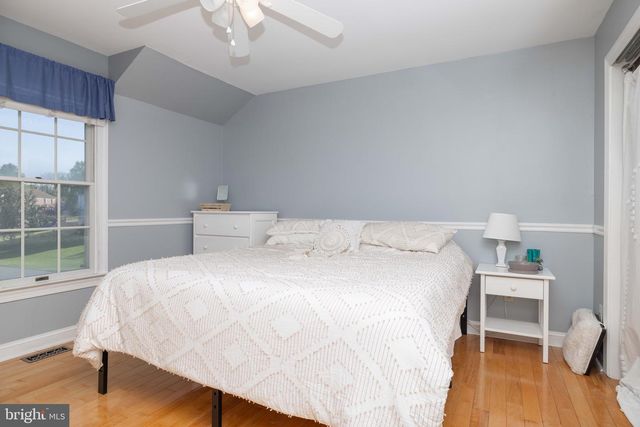 5 KINGBURY CT, Newark, DE 19711