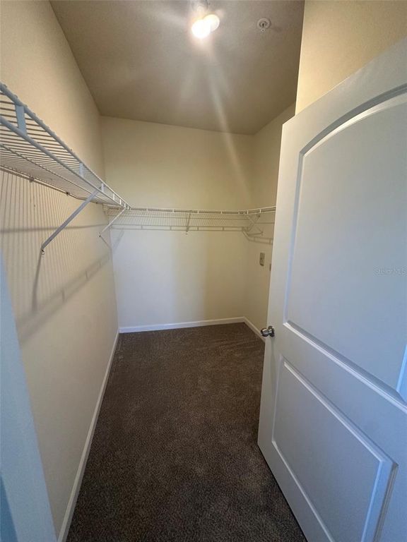 Image 12 of property listing at 8842 VILLA VIEW CIRCLE 301, Orlando, FL 32821