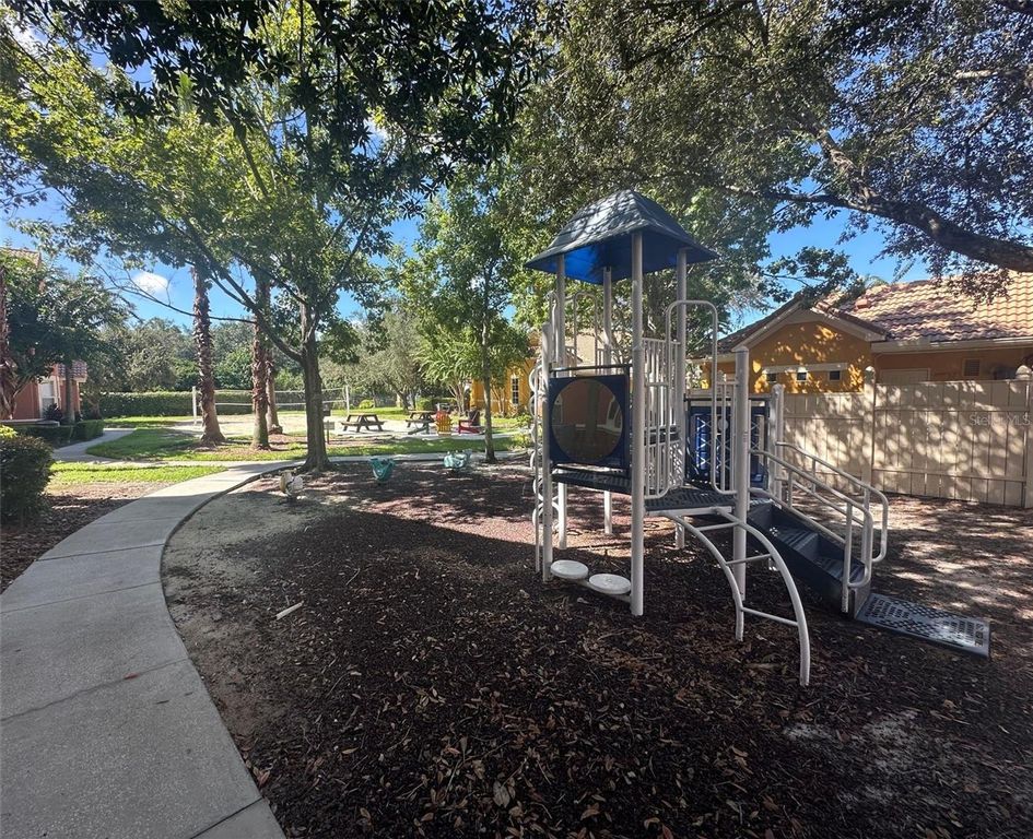 Image 22 of property listing at 8842 VILLA VIEW CIRCLE 301, Orlando, FL 32821