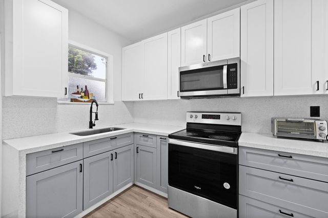 28 NE 165th Street, Miami, FL 33162