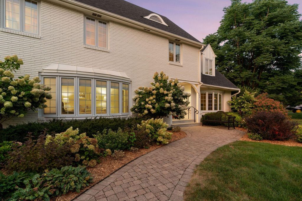 991 Caren Court, Mendota Heights, MN 55118 — photo 2
