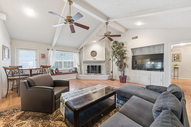 942 Brunswick Circle, Sugar Land, TX 77478