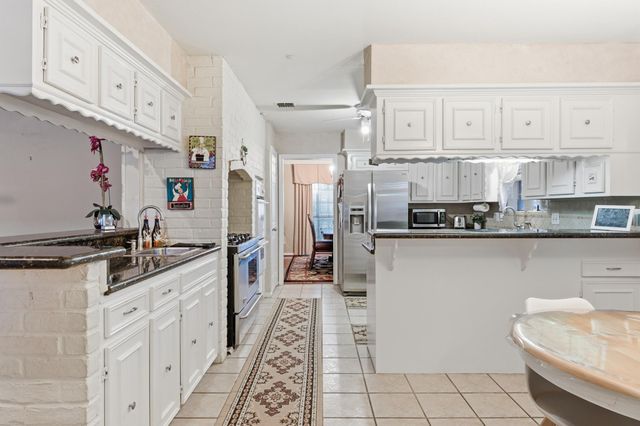 942 Brunswick Circle, Sugar Land, TX 77478