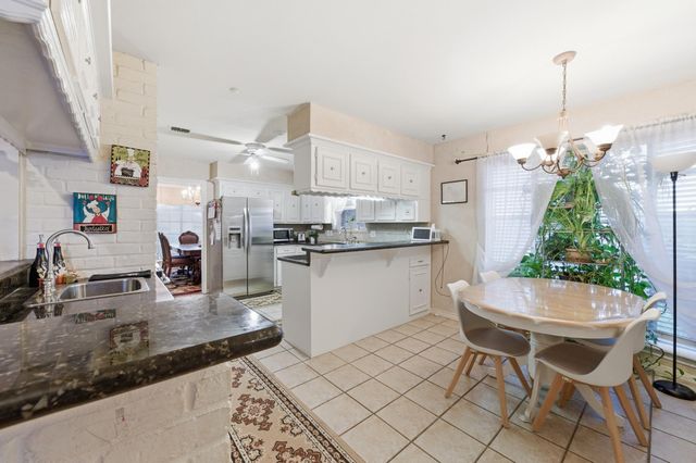 942 Brunswick Circle, Sugar Land, TX 77478