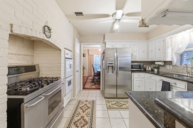 942 Brunswick Circle, Sugar Land, TX 77478