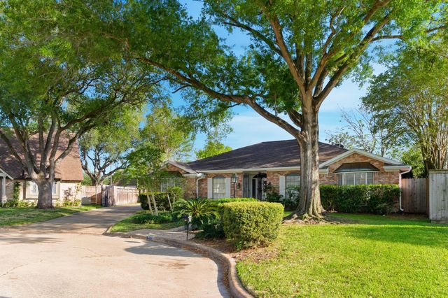 942 Brunswick Circle, Sugar Land, TX 77478