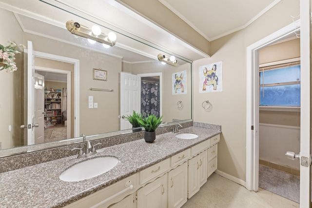 942 Brunswick Circle, Sugar Land, TX 77478