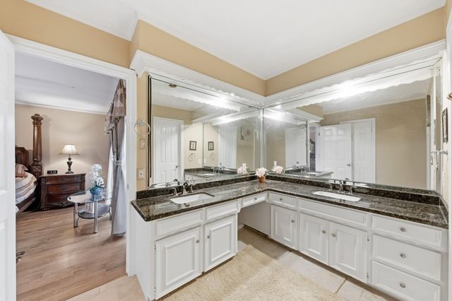 942 Brunswick Circle, Sugar Land, TX 77478