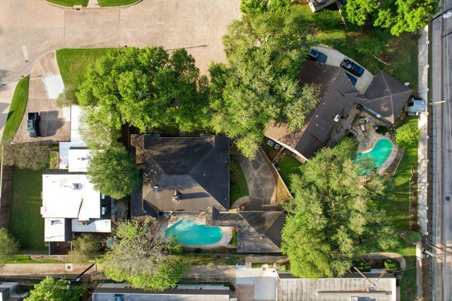 942 Brunswick Circle, Sugar Land, TX 77478