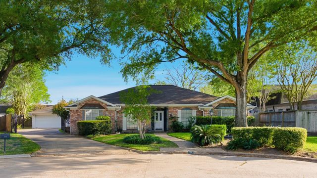 942 Brunswick Circle, Sugar Land, TX 77478