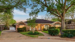 942 Brunswick Circle, Sugar Land, TX 77478