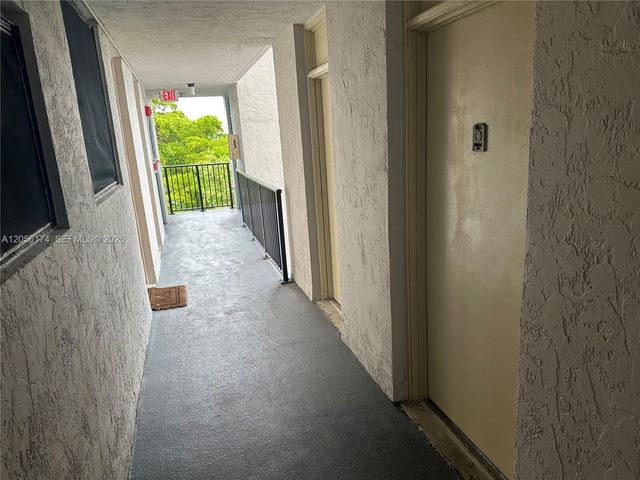 12590 NE 16th Ave 411, North Miami, FL 33161