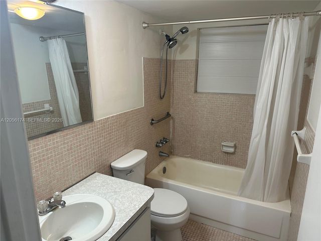 12590 NE 16th Ave 411, North Miami, FL 33161