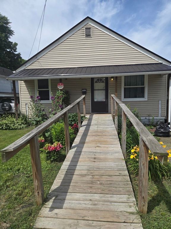 302 W 9th Street West, Huntington, WV 25704