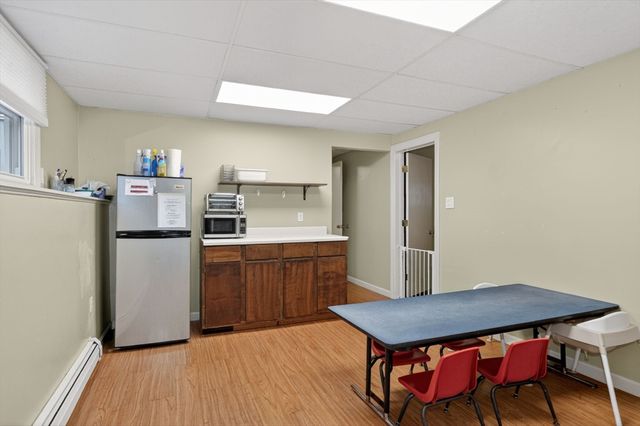 3 Elizabeth Ave, Burlington, MA 01803