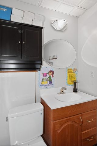3 Elizabeth Ave, Burlington, MA 01803