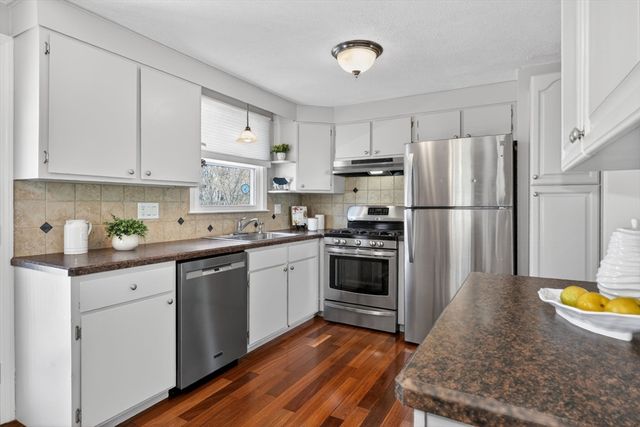 3 Elizabeth Ave, Burlington, MA 01803