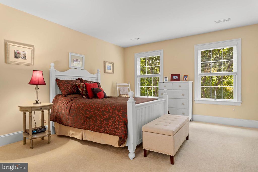 12 CHERRY FARM LN, West Chester, PA 19382