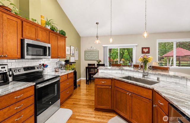 9039 176th Avenue SW, Rochester, WA 98579