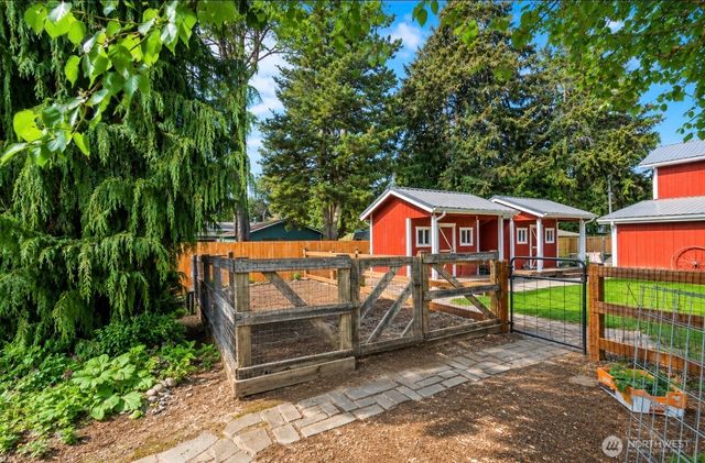 9039 176th Avenue SW, Rochester, WA 98579