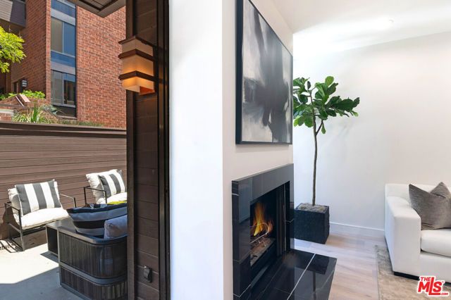 1033 Carol Drive T13, West Hollywood, CA 90069