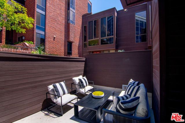 1033 Carol Drive T13, West Hollywood, CA 90069
