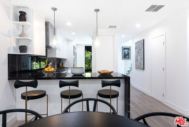 1033 Carol Drive T13, West Hollywood, CA 90069