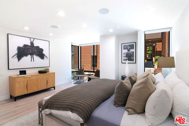 1033 Carol Drive T13, West Hollywood, CA 90069
