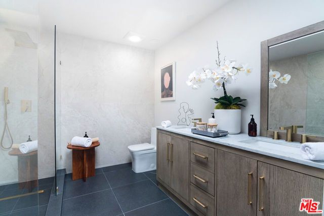 1033 Carol Drive T13, West Hollywood, CA 90069