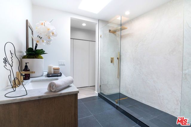 1033 Carol Drive T13, West Hollywood, CA 90069