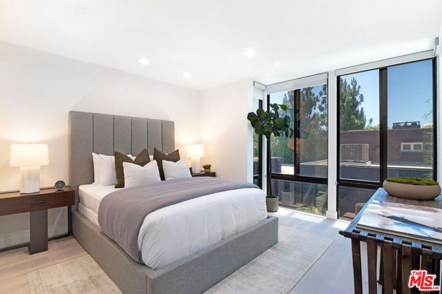 1033 Carol Drive T13, West Hollywood, CA 90069