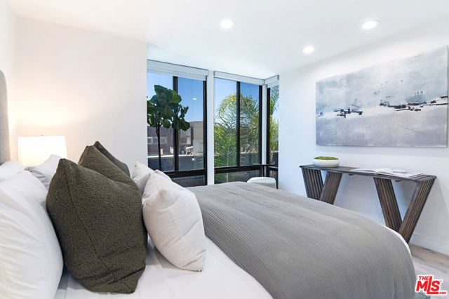 1033 Carol Drive T13, West Hollywood, CA 90069