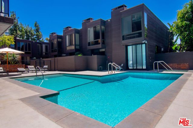 1033 Carol Drive T13, West Hollywood, CA 90069