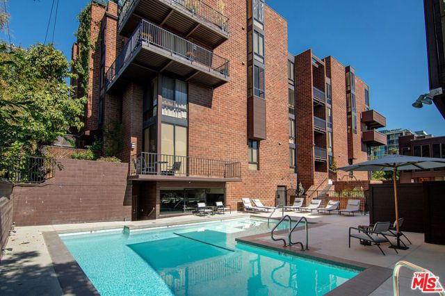 1033 Carol Drive T13, West Hollywood, CA 90069