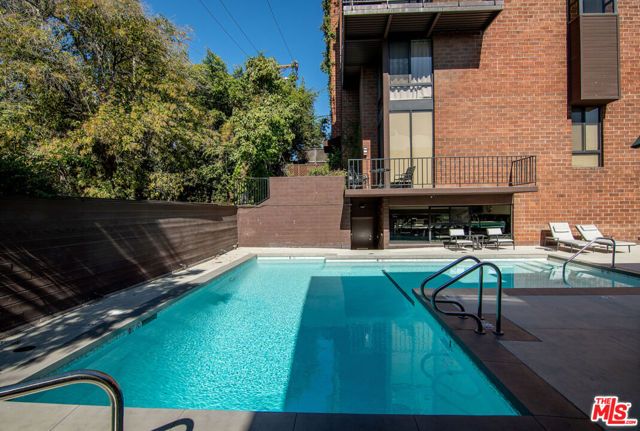 1033 Carol Drive T13, West Hollywood, CA 90069