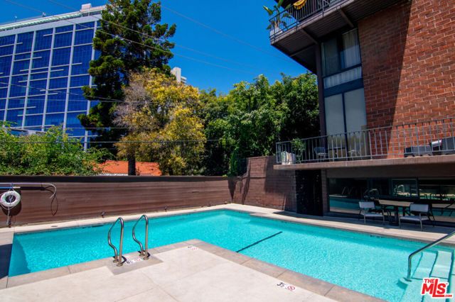 1033 Carol Drive T13, West Hollywood, CA 90069