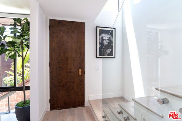 1033 Carol Drive T13, West Hollywood, CA 90069
