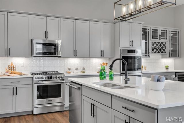 2043 Windswept Farms Drive, Eureka, MO 63025