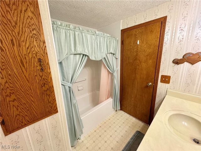 418 Hamilton Avenue NE, Massillon, OH 44646